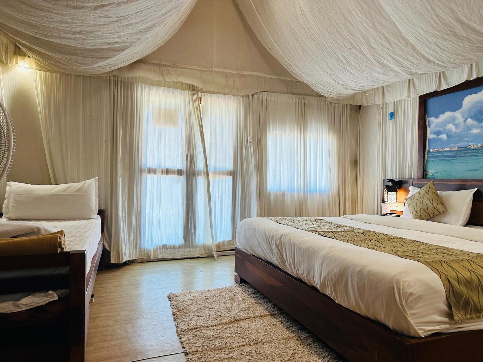 Lion Park Hotel & Resorts Sasan Gir Bagian luar foto