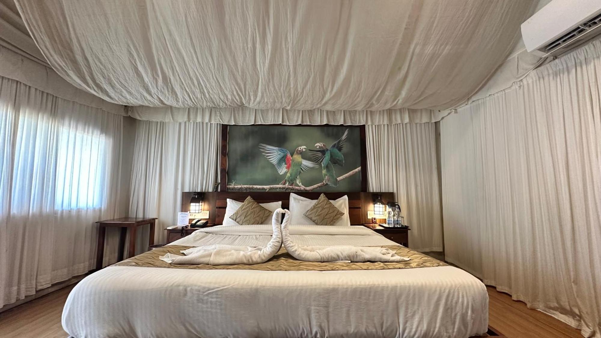 Lion Park Hotel & Resorts Sasan Gir Bagian luar foto