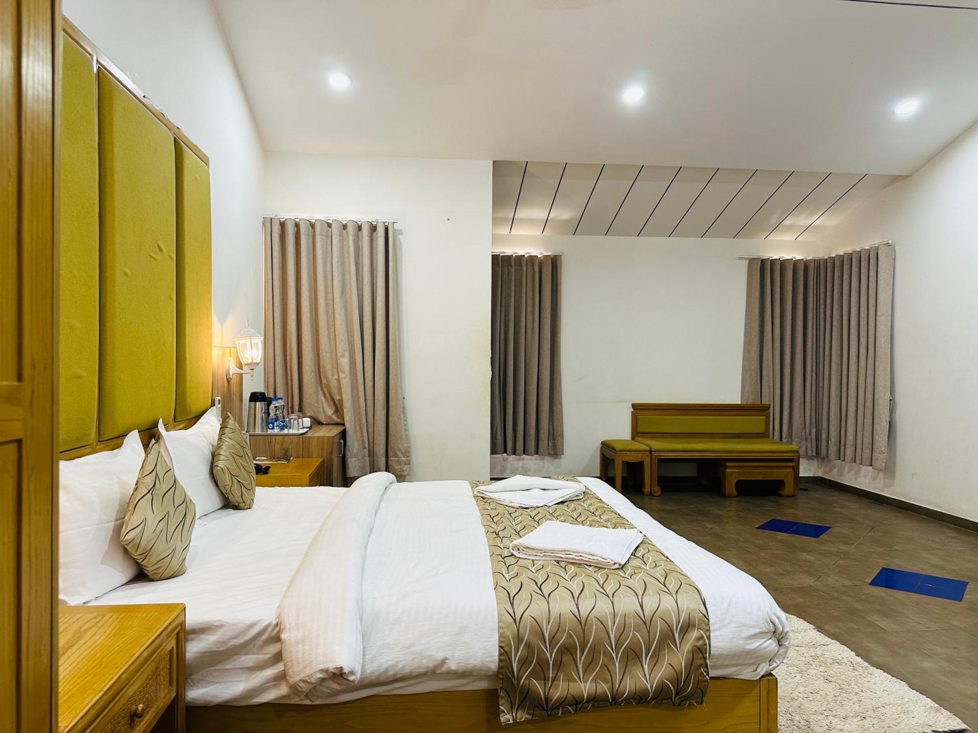 Lion Park Hotel & Resorts Sasan Gir Bagian luar foto
