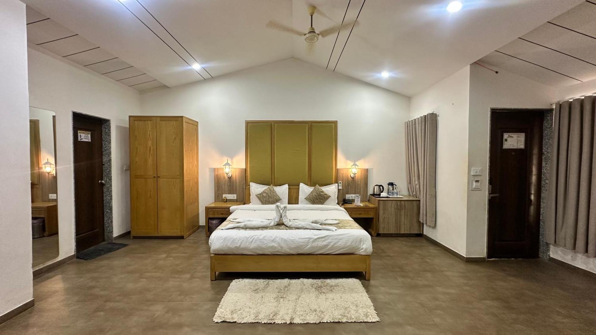 Lion Park Hotel & Resorts Sasan Gir Bagian luar foto