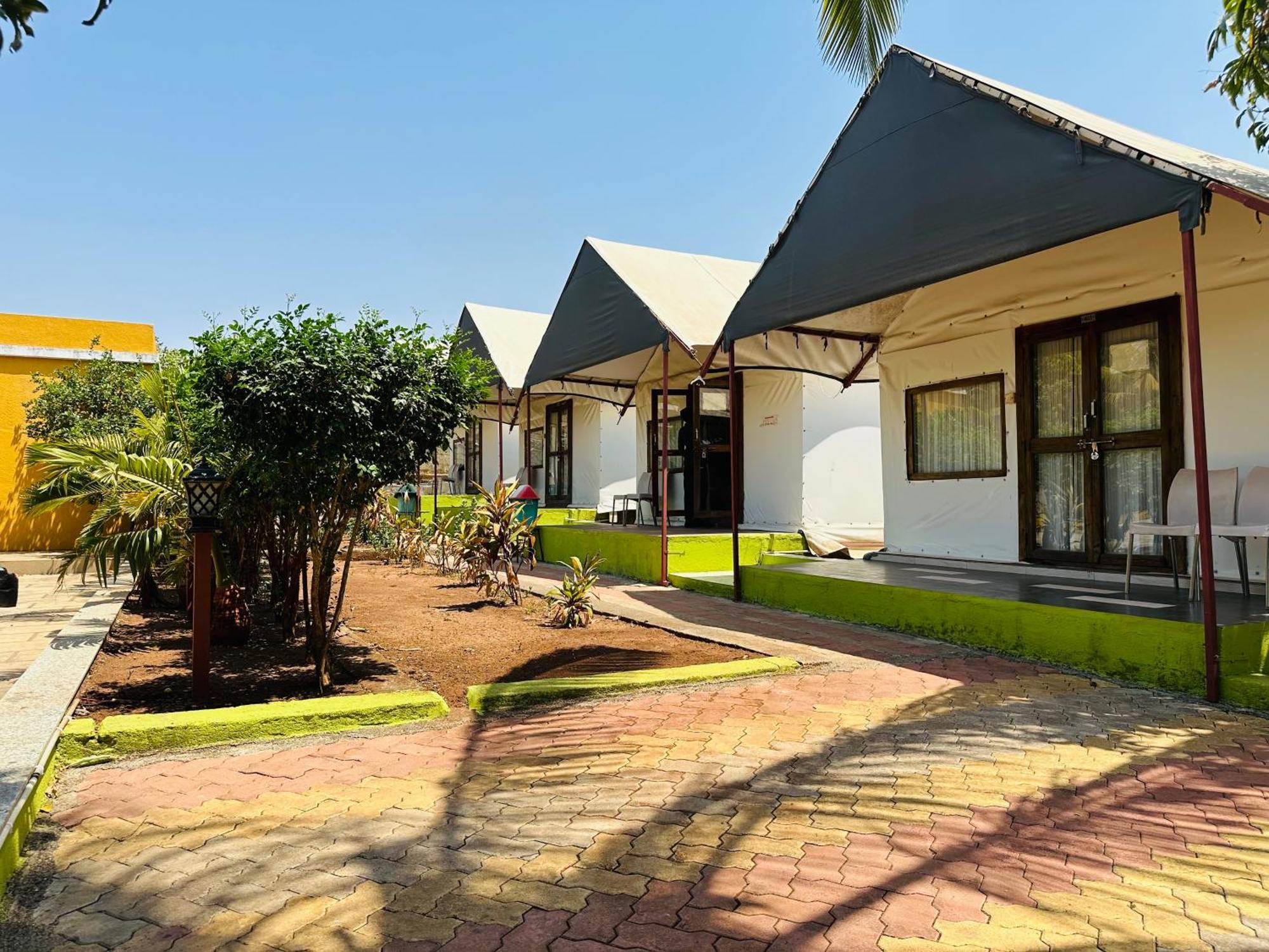 Lion Park Hotel & Resorts Sasan Gir Bagian luar foto