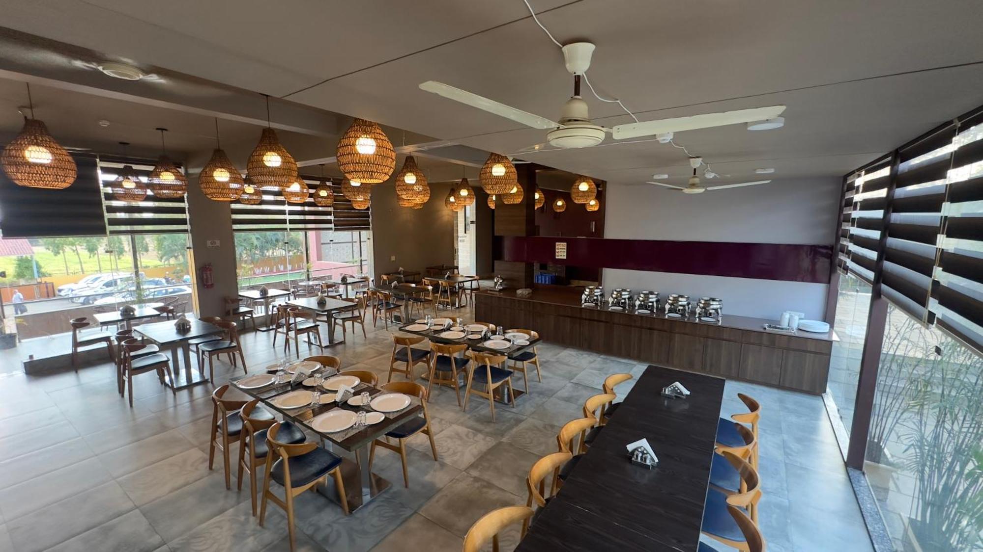Lion Park Hotel & Resorts Sasan Gir Bagian luar foto